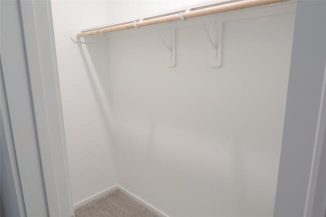 Building Photo - 908 Woodhaven Lks Dr