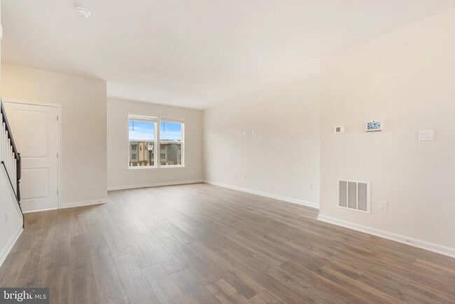 Building Photo - 804 Bond St