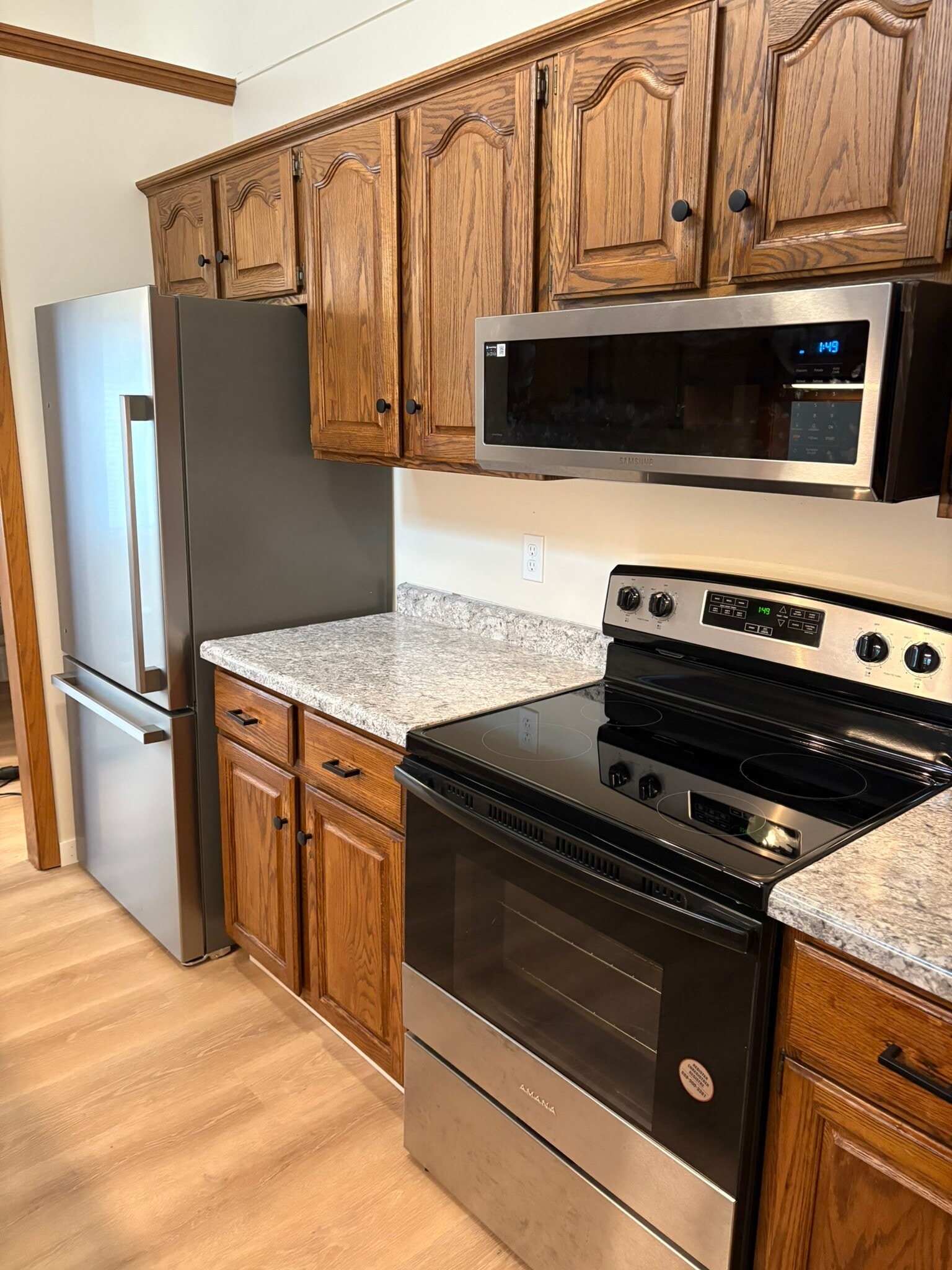 Building Photo - 830 Dover St