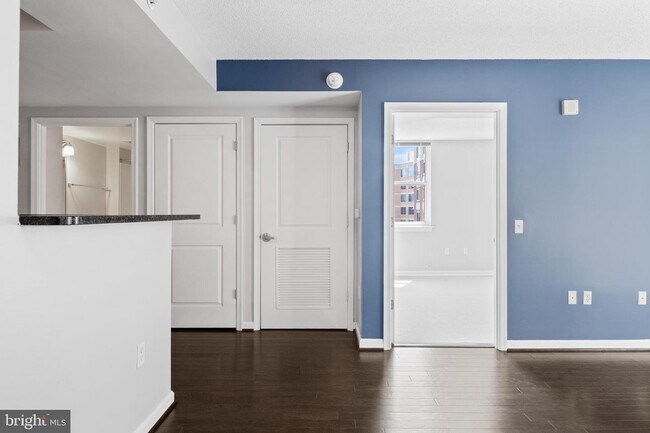 Building Photo - 880 N Pollard St
