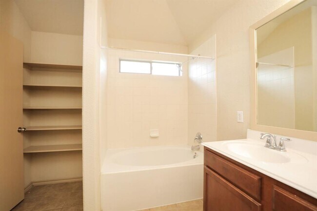 Building Photo - 20427 Shiloh Mist Ln