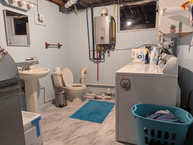 Building Photo - Beautiful 3-bedroom, 1.5-bathroom split-le...