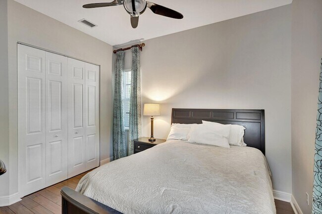 Building Photo - 9315 Via Classico W