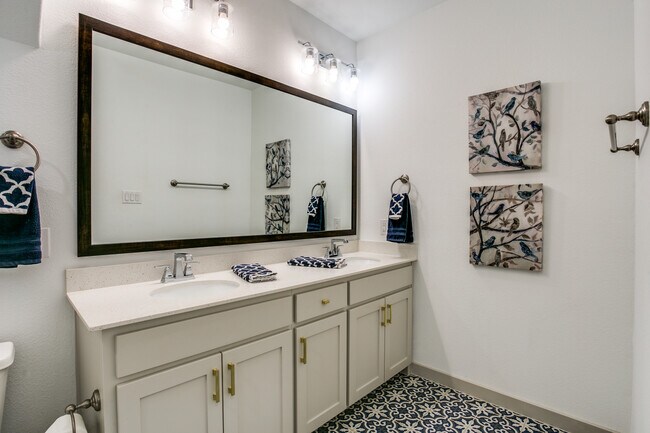 Building Photo - 100 Claire Dr