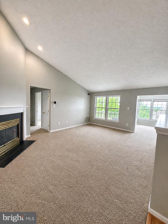 Building Photo - 23 Laurel Path Ct