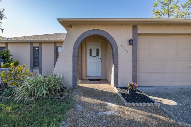 Building Photo - 7334 Bent Oak Dr