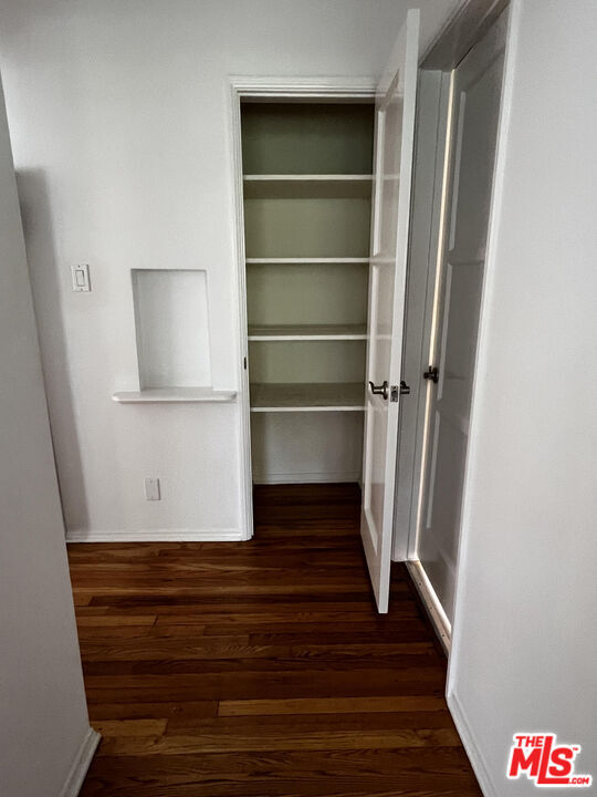Building Photo - 130 S Bowling Green Way