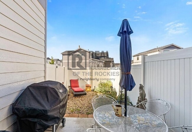 Building Photo - 218 E Chestnut St