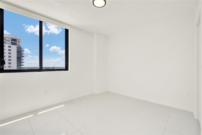 Building Photo - 5300 Paseo Blvd