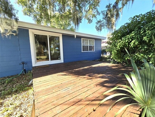 Building Photo - 309 Lakedale Dr