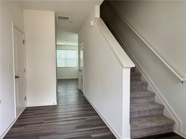 Building Photo - 1051 Paddington Dr