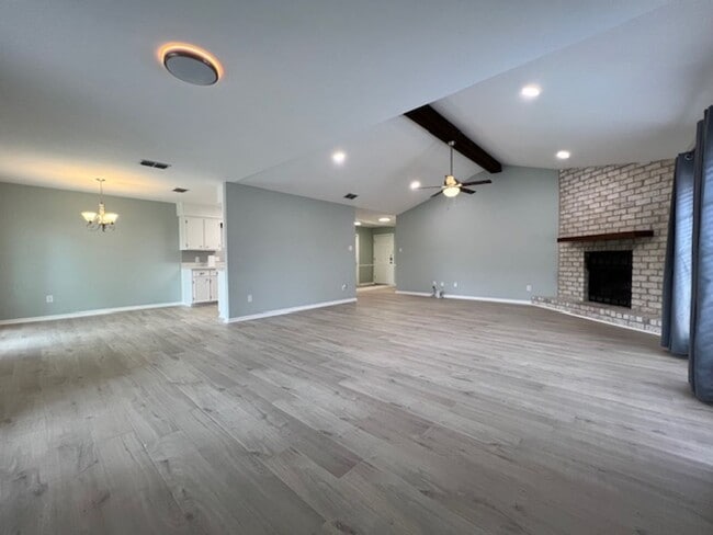 Building Photo - UPDATED HOME IN FLOUR BLUFF - OFFERING GRE...