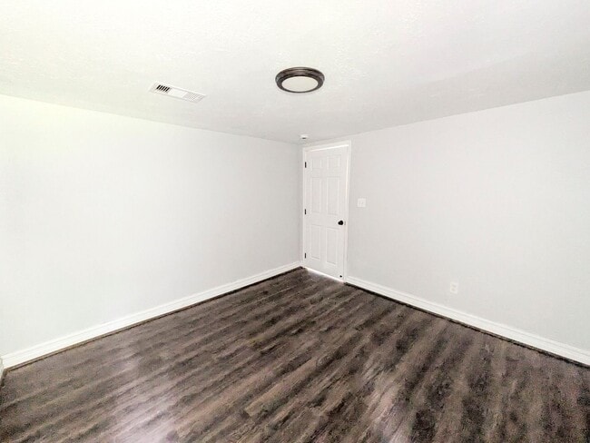 Building Photo - 1125 N Tannahill St