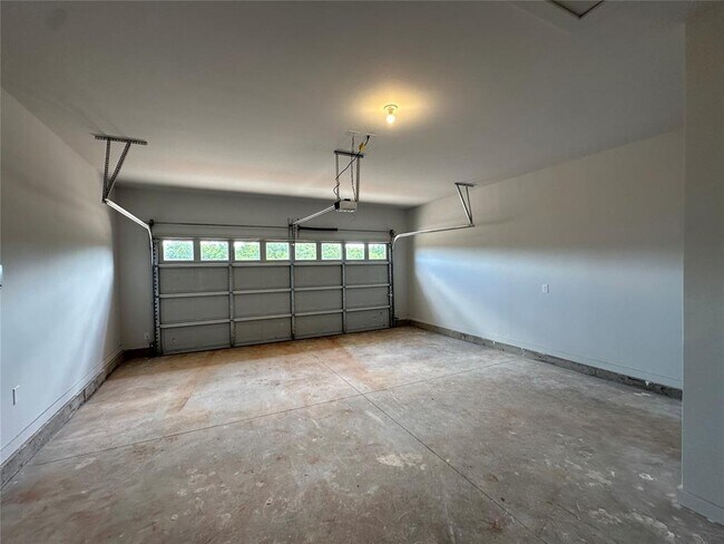 Building Photo - 18000 Lantana Loop