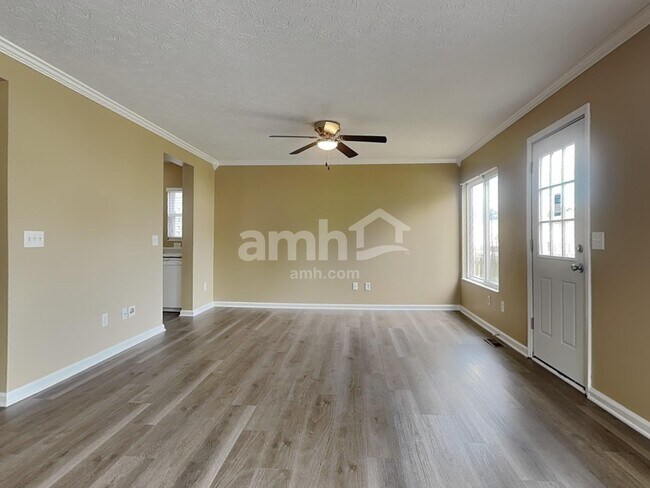 Building Photo - 9865 Whispering Pine Dr