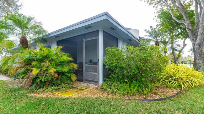 Building Photo - 1662 N 14th Terrace