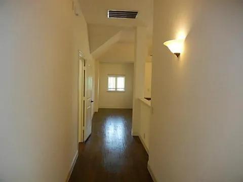 Building Photo - 2320 Lynbridge Cir