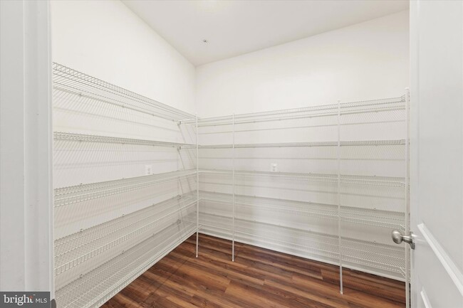 Building Photo - 5559 Trafalgar Cir
