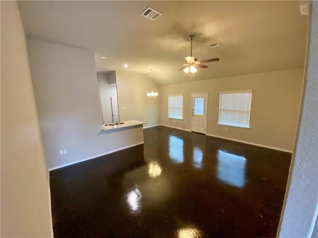 Building Photo - 1505 Lucille St