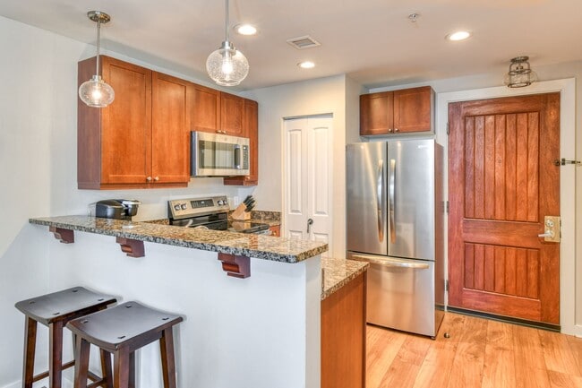 Building Photo - Romantic Getaway 5317