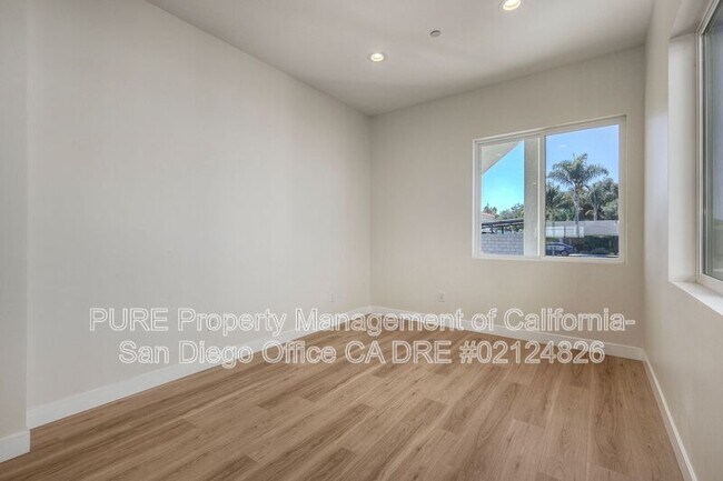 Building Photo - 630 N Juniper St