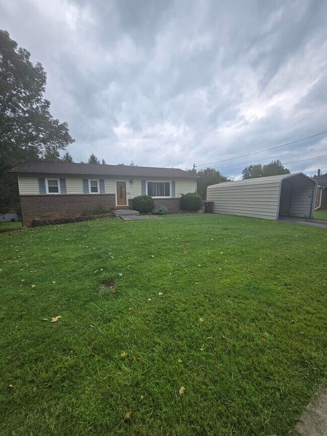 Building Photo - For Rent – 1304 Cobble Stone Court, Johnson City, TN