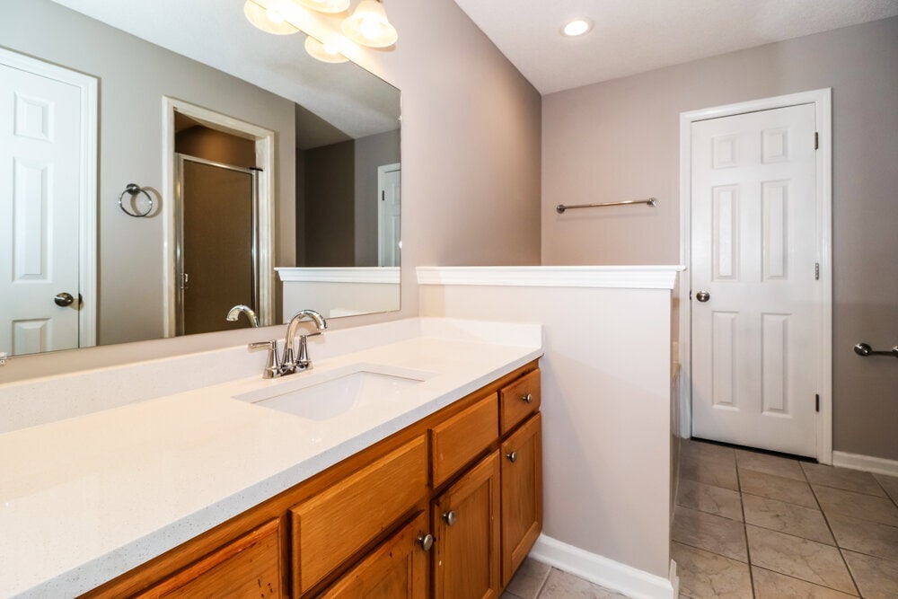 Building Photo - 1052 Mossy Knoll Dr