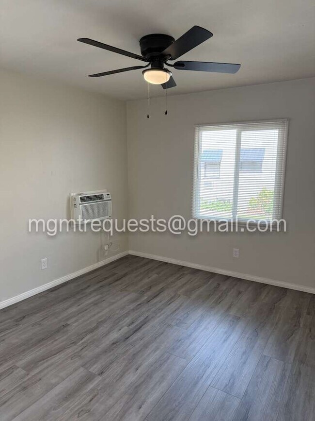 Building Photo - 4228 Tenth St, Unit 4228