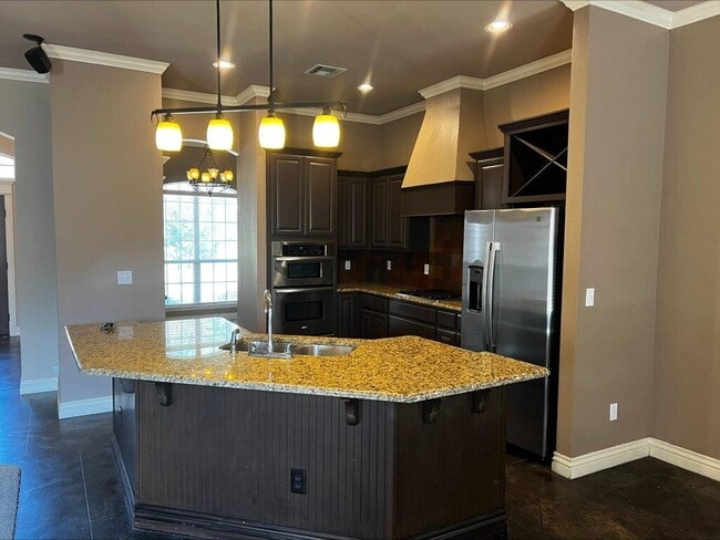 Building Photo - 13111 Red Oak Dr