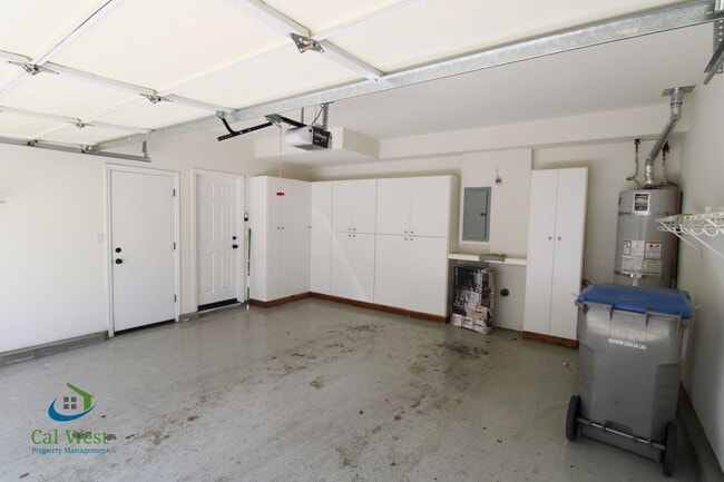 Building Photo - $4895 - **COMING SOON-END OF SEPT** Beauti...