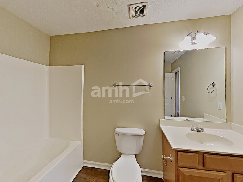 Building Photo - 111 Dreville Dr