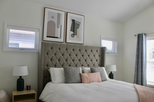 Building Photo - 1889 W 54th St