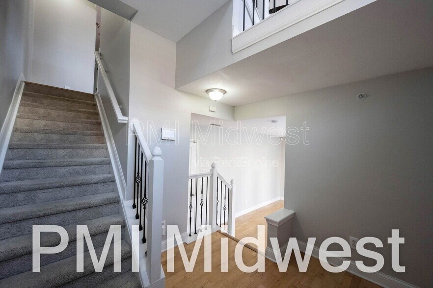 Building Photo - 515 E New York St