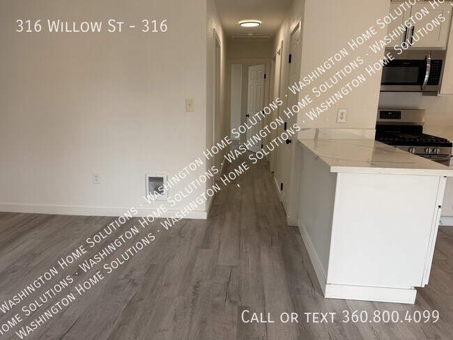Building Photo - 316 Willow St