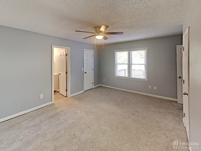 Building Photo - 133 Riverwalk Ct