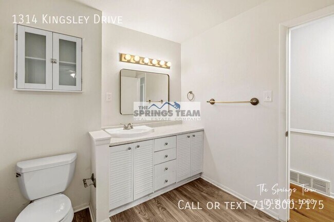 Building Photo - 1314 N Kingsley Dr