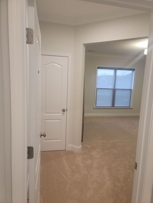 Building Photo - Like New RANCH Home in Stallings! WiFi and...