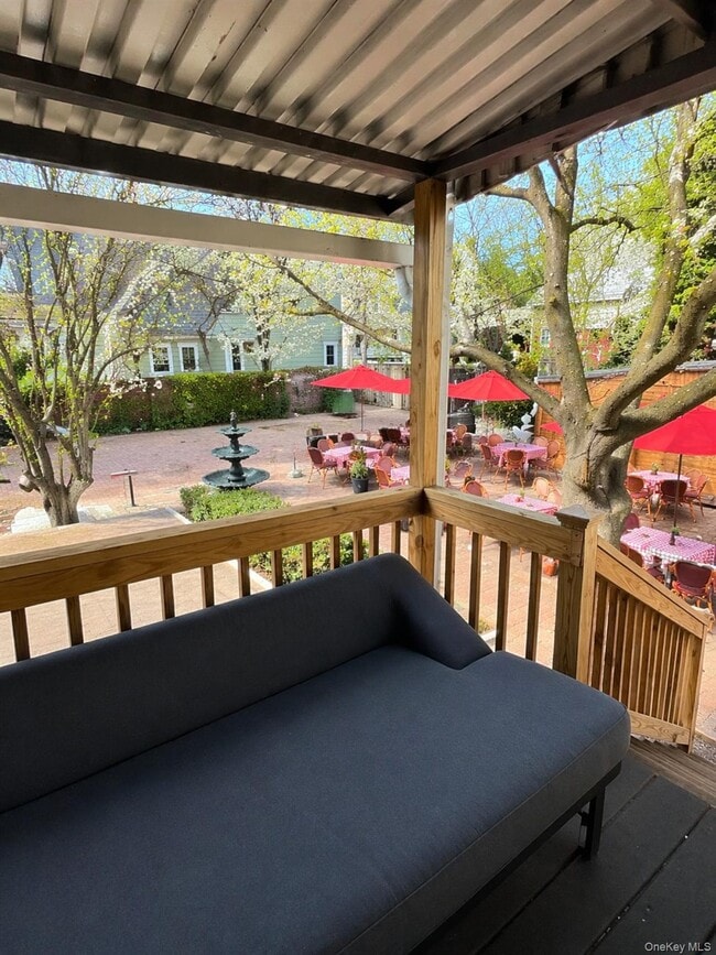 Building Photo - 72 Main St