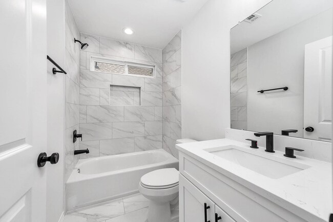 Building Photo - 783 Fortune St