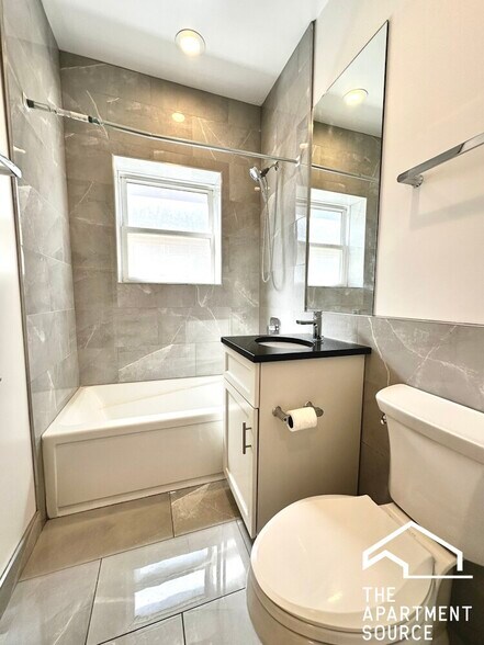 Building Photo - 1151 W Lunt Ave