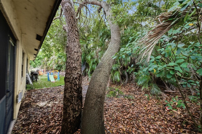 Building Photo - 506 Glenwood Dr