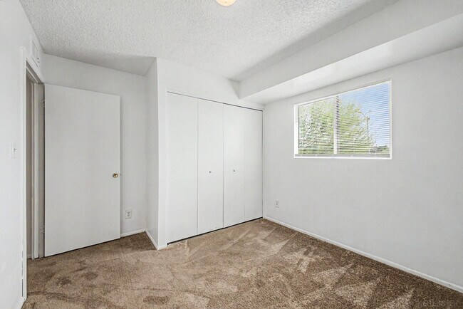 Building Photo - 4522 N 15th Ave