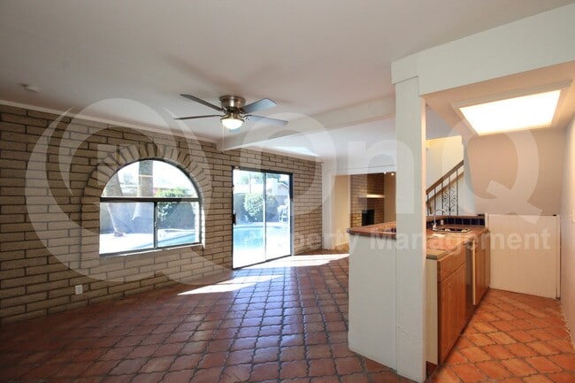 Building Photo - 1623 E Palmcroft Dr