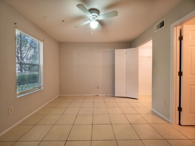 Building Photo - Bona Vista - 831 CW 104