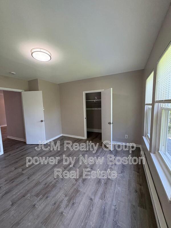 Building Photo - 3 Sunderland St