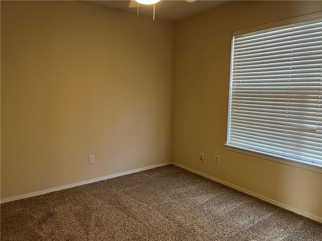 Building Photo - 1143 S Liberty Dr