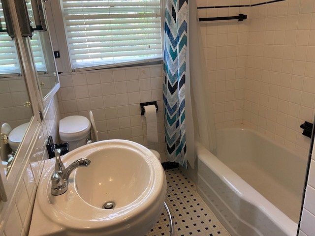 Building Photo - 220 Eastland Ave