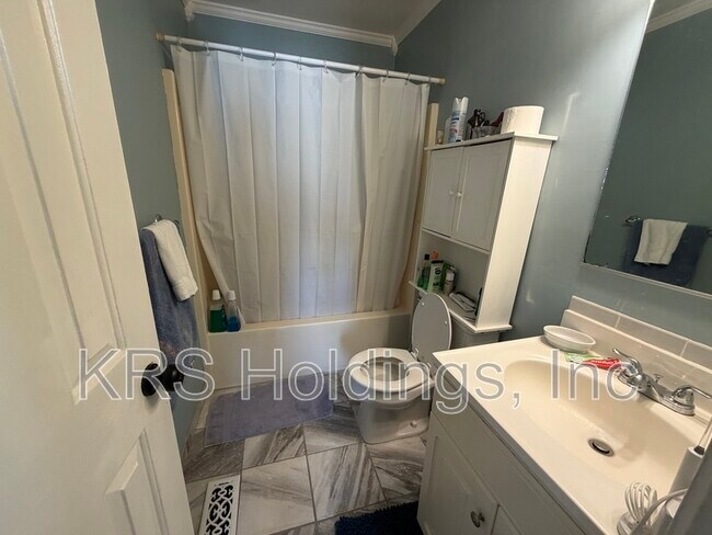 Building Photo - 6040 Capital Pl