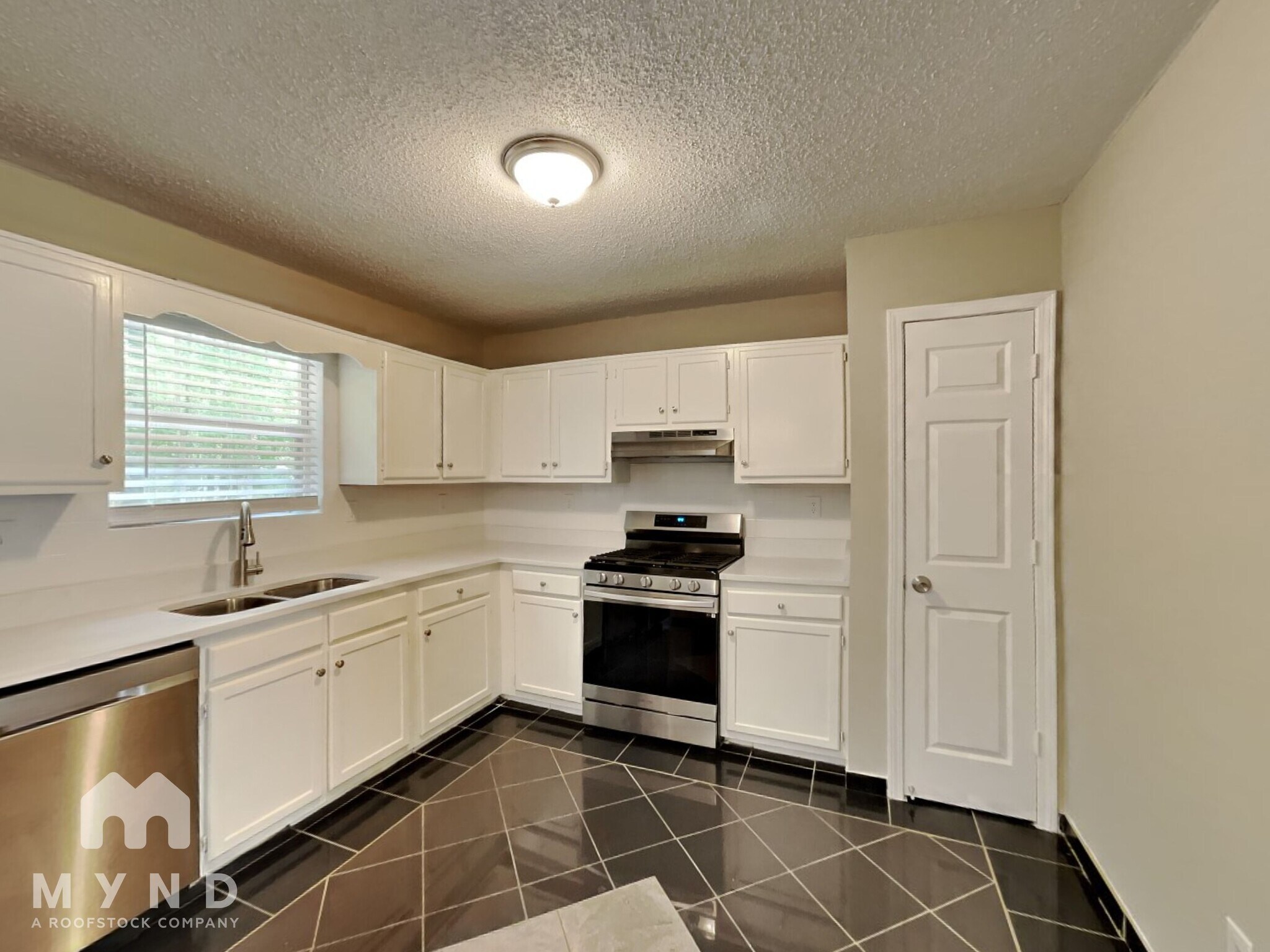 Building Photo - 7768 Melanie Dr