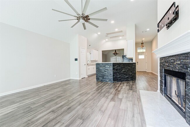 Building Photo - 20819 Grenoble Ln